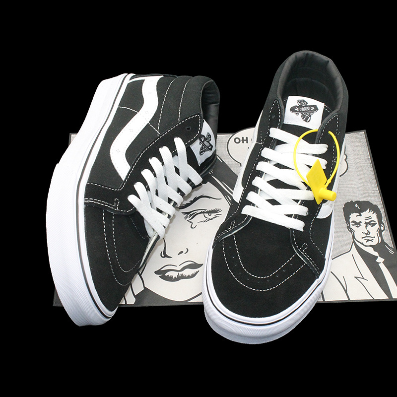 Fashion Classic High-top Canvas Shoes Men Women Flat Shoes Couples Sneakers Student Casual Shoes Female Oversize 48, Black
Fashion Classic High-top Canvas Shoes Men Women Flat Shoes Couples Sneakers Student Casual Shoes Female Oversize 48, Black