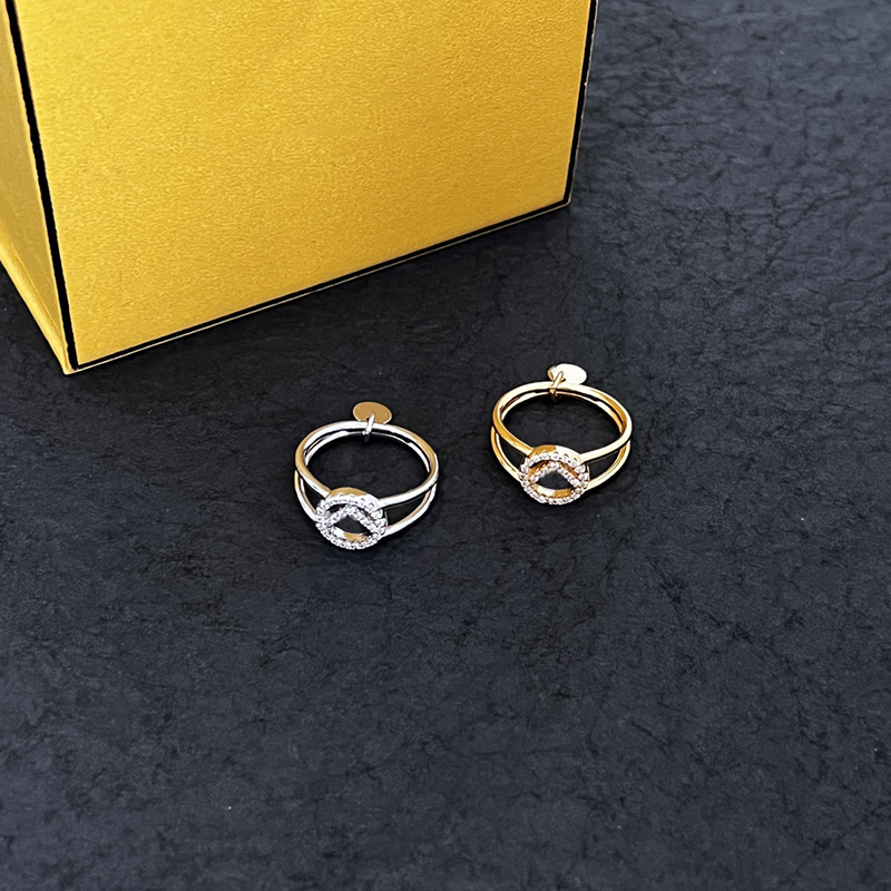 Engagement Love Ring Gold Silver Rose Luxurys Designers Letter Diamond Rings Women Men Wedding Jewelry Size 6 7 8 With Free Box 2211042Z
Engagement Love Ring Gold Silver Rose Luxurys Designers Letter Diamond Rings Women Men Wedding Jewelry Size 6 7 8 With Free Box 2211042Z
