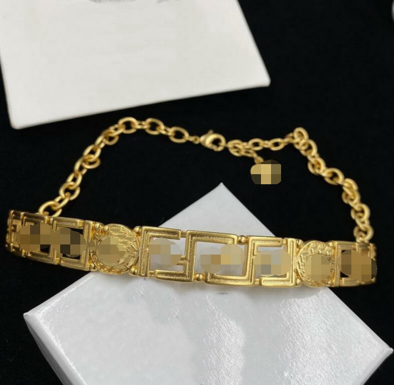 Luxurious Designed Choker Necklaces pearl Pendants Greece Meander Pattern chain Banshee Medusa portrait 18K gold plated Ladies necklace Designer Jewelry hjj
Luxurious Designed Choker Necklaces pearl Pendants Greece Meander Pattern chain Banshee Medusa portrait 18K gold plated Ladies necklace Designer Jewelry hjj