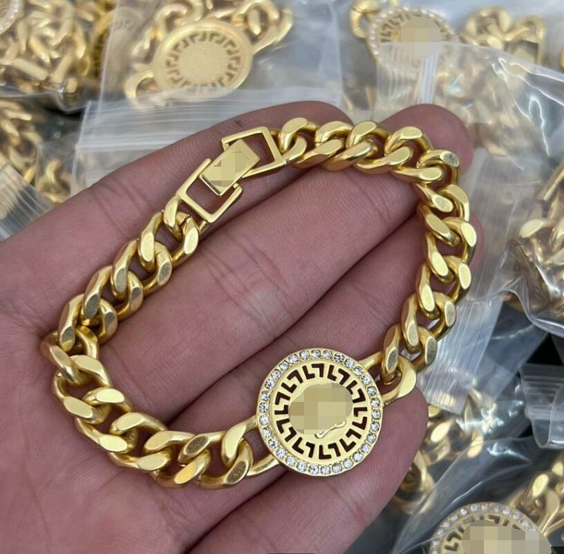 Fashion new designed Cuba thick chain bracelet Banshee Medusa head portrait 18K gold plated women's ladies bracelet Designer Jewelry B- H9
Fashion new designed Cuba thick chain bracelet Banshee Medusa head portrait 18K gold plated women's ladies bracelet Designer Jewelry B- H9