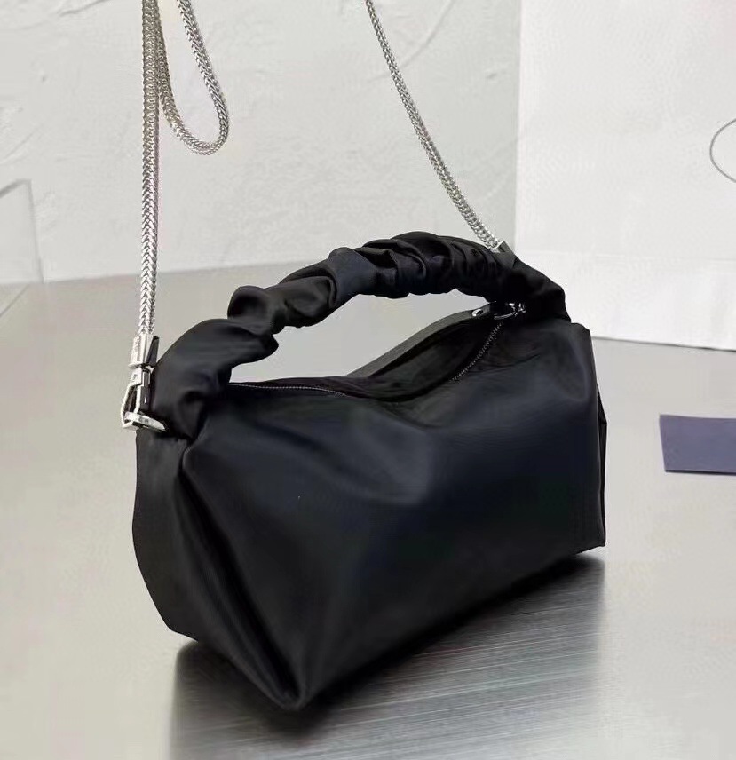 Chain simple basket girls bag pleated handle new single shoulder cross-body handbag, Black
Chain simple basket girls bag pleated handle new single shoulder cross-body handbag, Black