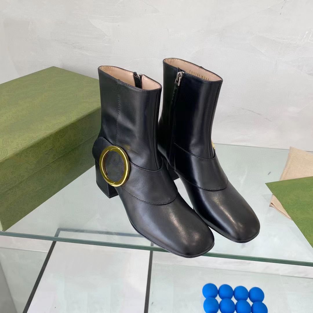 Women casual shoes Leather boots Outdoor boots Autumn and winter new high sole mid leg
Women casual shoes Leather boots Outdoor boots Autumn and winter new high sole mid leg