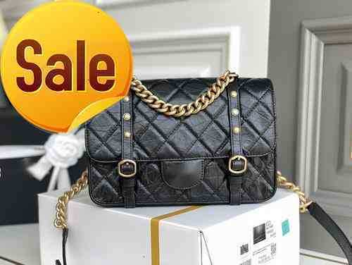 Other Bags Luxury Brand design 2696 woman's Letter plaid shoulder Chain CC bag lambskin handbag vintage messenger bags oil wax skin Leather UN82
Other Bags Luxury Brand design 2696 woman's Letter plaid shoulder Chain CC bag lambskin handbag vintage messenger bags oil wax skin Leather UN82