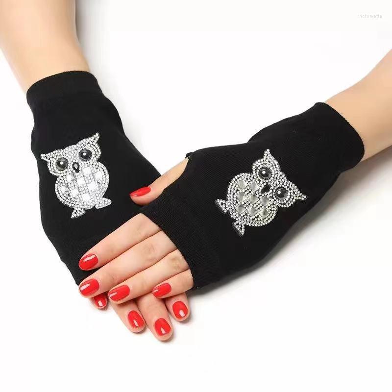 Five Fingers Gloves Lovely Cartoon Animals Pattern Skull Winter Rivet Mitten Women Warm Knitted Diamonds Sequins Cool Fingerless Dancing
Five Fingers Gloves Lovely Cartoon Animals Pattern Skull Winter Rivet Mitten Women Warm Knitted Diamonds Sequins Cool Fingerless Dancing