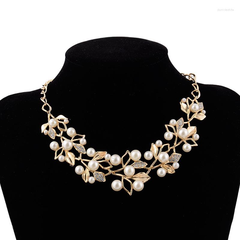 Choker Leaf Pearl Rhinestone Chokers Necklace For Women Elegant Charm Temperament Romantic Clavicle Chain Luxury Aesthetics Jewelry
Choker Leaf Pearl Rhinestone Chokers Necklace For Women Elegant Charm Temperament Romantic Clavicle Chain Luxury Aesthetics Jewelry
