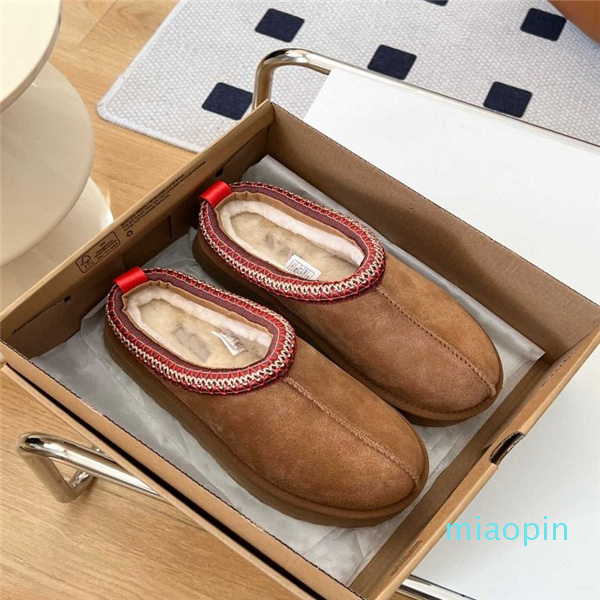 2022 Platform Woman Winter Boot Designer Ankle Boots Tazz Shoes Chestnut Black Warm Fur Slippers Indoor Booties
2022 Platform Woman Winter Boot Designer Ankle Boots Tazz Shoes Chestnut Black Warm Fur Slippers Indoor Booties