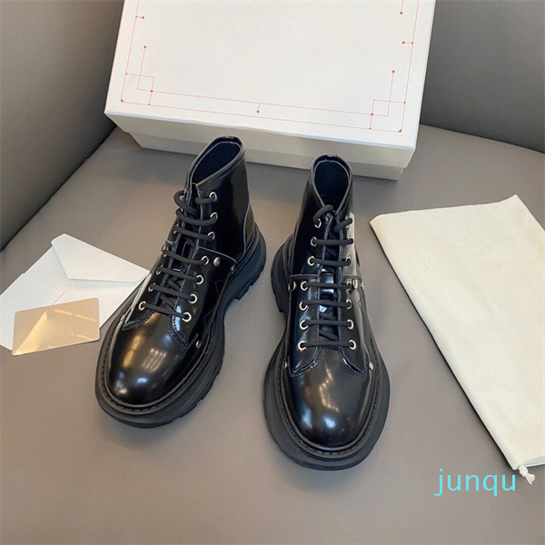 Black Martin Boots Autumn and Winter Leather Rivet Women's Shoes British Style Shiny Classic Thick Sole Casual Star Flat Heel Lace-up
Black Martin Boots Autumn and Winter Leather Rivet Women's Shoes British Style Shiny Classic Thick Sole Casual Star Flat Heel Lace-up