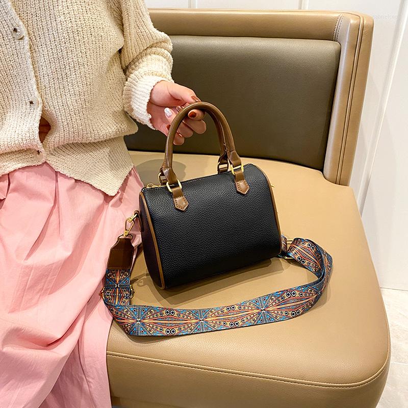 Evening Bags 2022 Top Designer Luxury Fashion Ladies Leather Hand Purse Oblique Makeup Tote Boston Bag, Black
Evening Bags 2022 Top Designer Luxury Fashion Ladies Leather Hand Purse Oblique Makeup Tote Boston Bag, Black