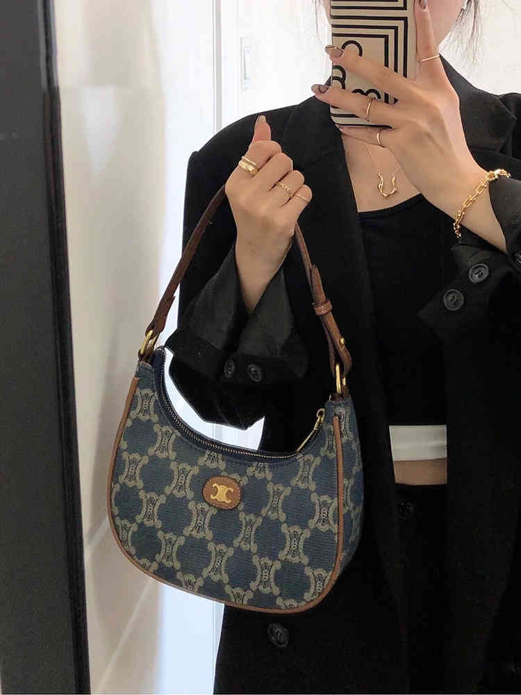 2022 New Triumphal Arch Temperament Small One Shoulder Bag armpit bag handbag female French staff crescent, Blue
2022 New Triumphal Arch Temperament Small One Shoulder Bag armpit bag handbag female French staff crescent, Blue
