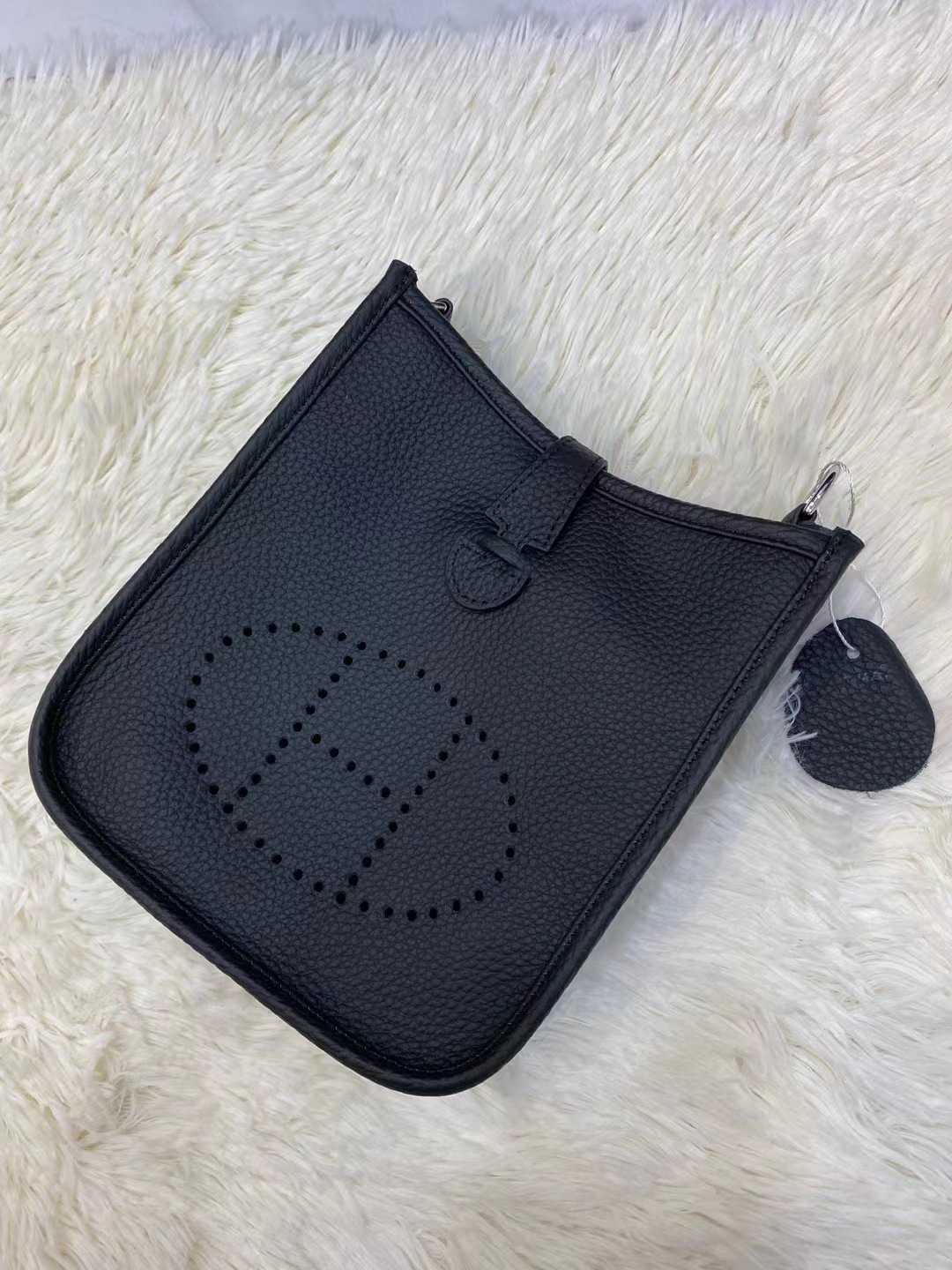 Designer Bag Water Shoulder Tote Cowhide 2023 Women's Evelynbag Bags Lychee h Bucket One Mini Messenger Db8a With Logo WZ2K
Designer Bag Water Shoulder Tote Cowhide 2023 Women's Evelynbag Bags Lychee h Bucket One Mini Messenger Db8a With Logo WZ2K