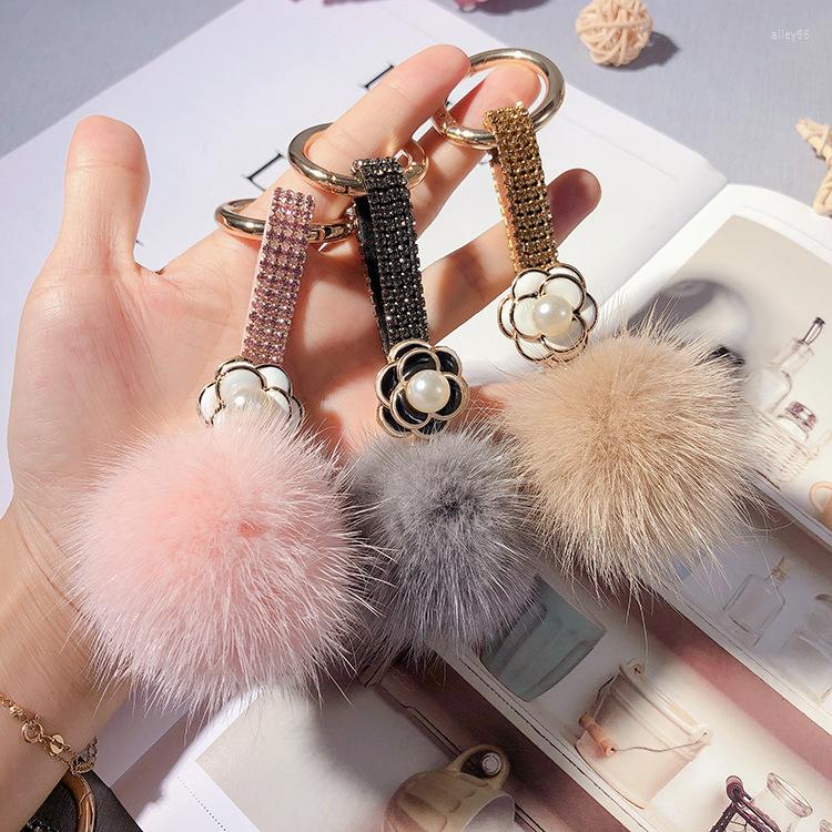 Keychains Creative Autumn And Winter Keychain Diamond-studded Camellia Mink Ball Key Chains Leopard Bag Pendant Car Ring
Keychains Creative Autumn And Winter Keychain Diamond-studded Camellia Mink Ball Key Chains Leopard Bag Pendant Car Ring