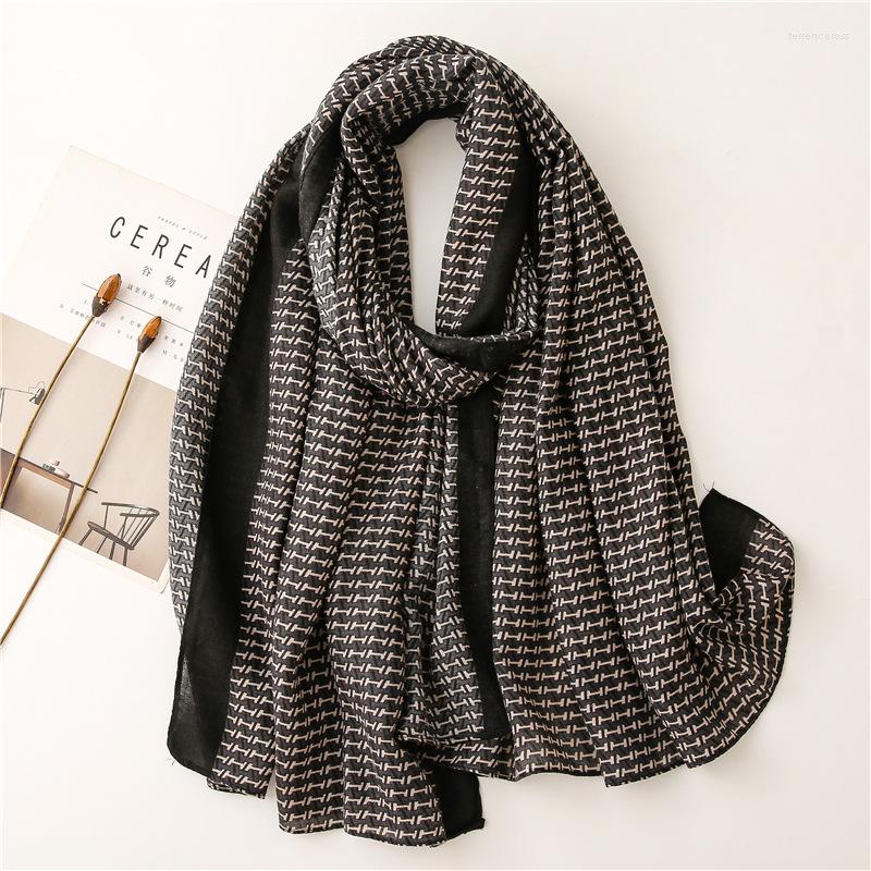 Scarves 2022 Fashion Viscose Shawl Pashmina Stole Wrap Echarpe Foulard Femme Muslim Hijab Scarf Women Luxury Bufandas Casual
Scarves 2022 Fashion Viscose Shawl Pashmina Stole Wrap Echarpe Foulard Femme Muslim Hijab Scarf Women Luxury Bufandas Casual
