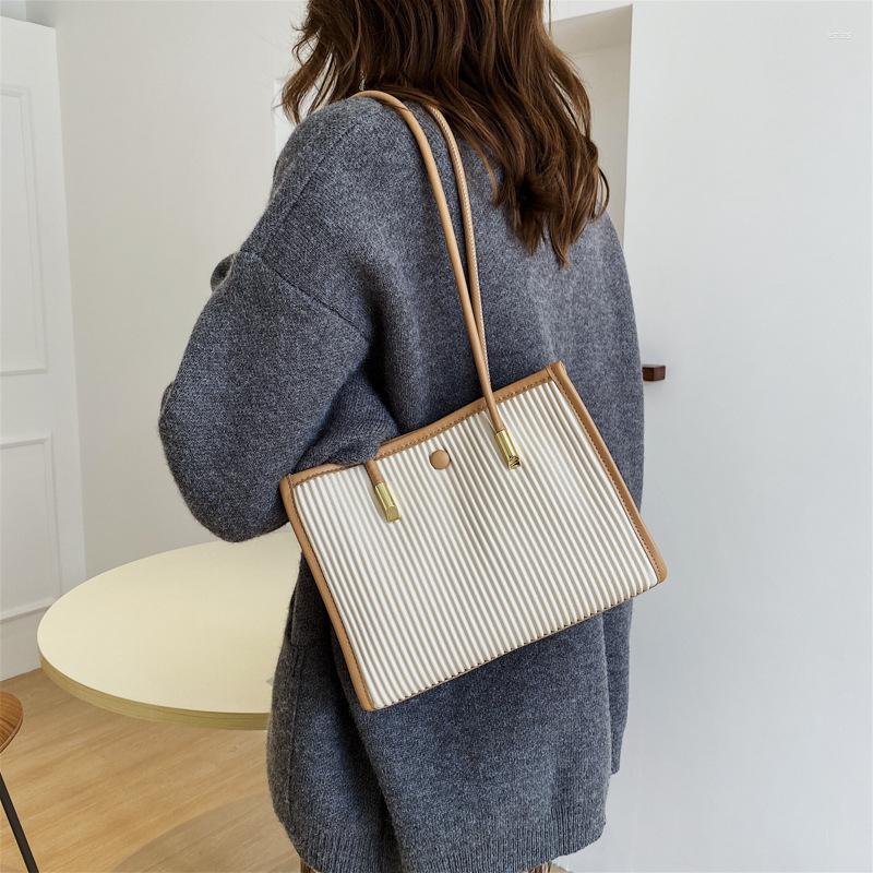 Evening Bags Fashion Luxury Women's Bag PU Leather Double Straps Female Shopper Shoulder Handbag Trend 2022Autumn Winter Hit, Akz00022-black
Evening Bags Fashion Luxury Women's Bag PU Leather Double Straps Female Shopper Shoulder Handbag Trend 2022Autumn Winter Hit, Akz00022-black
