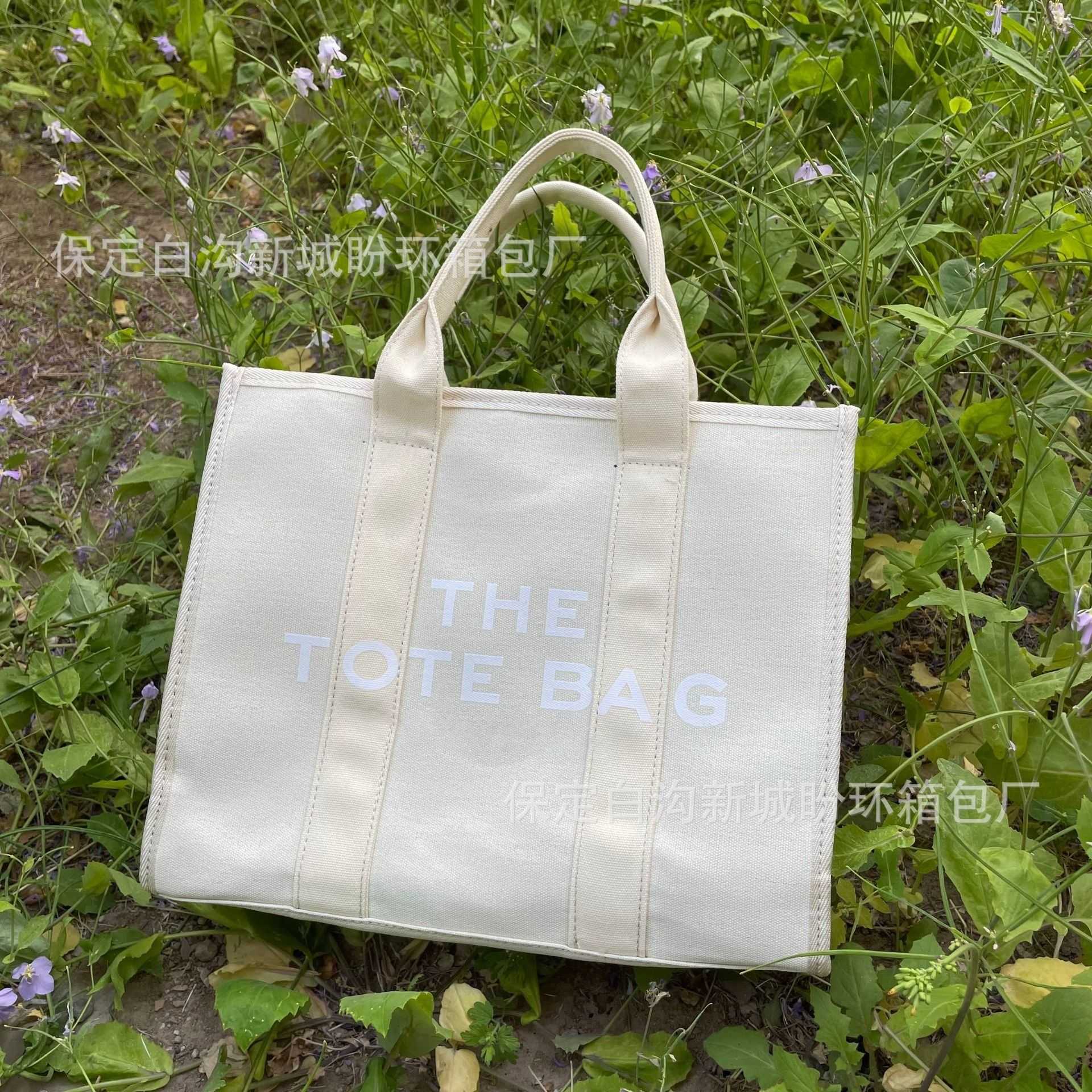 Tote Bags High Quality Marc's Jacob Hnadbag Designers Bag Female New Large Capacity Strong Canvas Casual Diagonal Handbag Fashion Brand, White
Tote Bags High Quality Marc's Jacob Hnadbag Designers Bag Female New Large Capacity Strong Canvas Casual Diagonal Handbag Fashion Brand, White