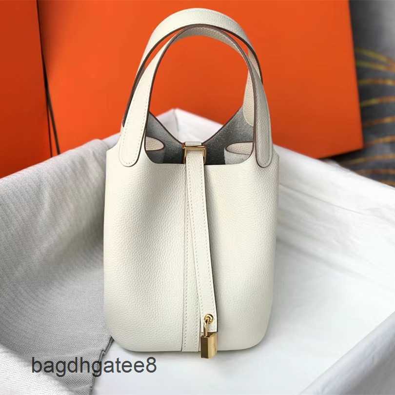 Bags 2023 Basket Locks Hermee Designer Basket Handmade Waxed Thread Leather Bag Toto Litchi Classic Handle Picotin Ezjy, Elephant grey gold
Bags 2023 Basket Locks Hermee Designer Basket Handmade Waxed Thread Leather Bag Toto Litchi Classic Handle Picotin Ezjy, Elephant grey gold