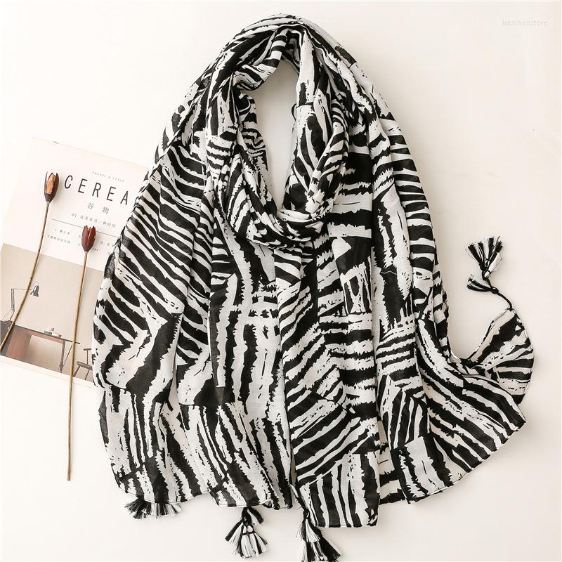 Scarves Cotton Linen Hand Feeling Thickened Satin Scarf Women's Line Black And White Zebra Decoration Tassel Shawl
Scarves Cotton Linen Hand Feeling Thickened Satin Scarf Women's Line Black And White Zebra Decoration Tassel Shawl