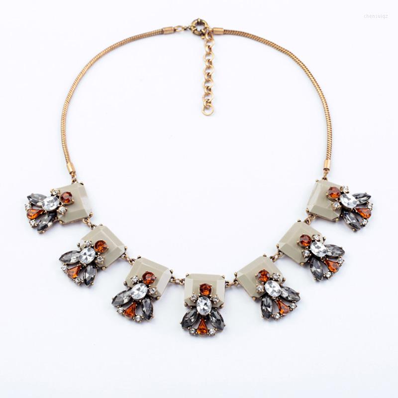 Pendant Necklaces Imitated Jewelry For Women Factory Wholesale Price High Quality Fashion Glass Choker
Pendant Necklaces Imitated Jewelry For Women Factory Wholesale Price High Quality Fashion Glass Choker