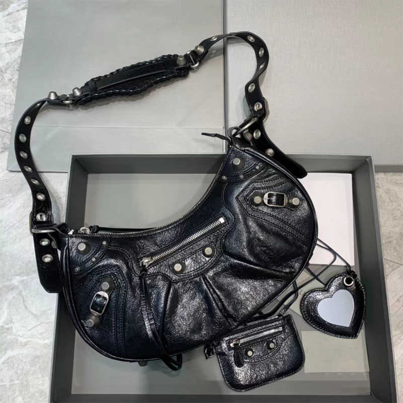 AHer Max Design leather Balenicass biker bag 2023 new armpit advanced half moon motorcycle rivet tassel three in one shoulder women's, Black large size
AHer Max Design leather Balenicass biker bag 2023 new armpit advanced half moon motorcycle rivet tassel three in one shoulder women's, Black large size