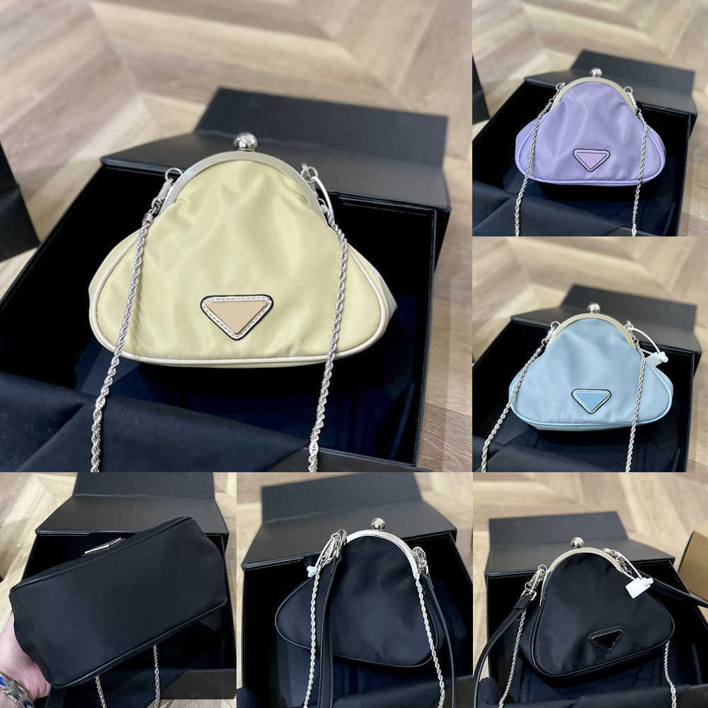 Totes PRAbag Woemns Tote Bag Triangle Designer Bag Cloudy Medium Vintage Clip Bags Luxurys Handbag Designers Purse Wallet Shoulder Crossbody Pouch 221101, Prad-4
Totes PRAbag Woemns Tote Bag Triangle Designer Bag Cloudy Medium Vintage Clip Bags Luxurys Handbag Designers Purse Wallet Shoulder Crossbody Pouch 221101, Prad-4