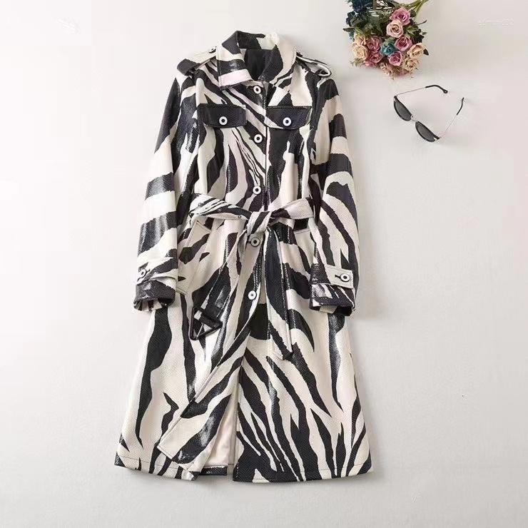 Women' Trench Coats European And American Women' Wear For Winter 2022 Long Sleeve Lapel Single Breasted Leopard Print Belt Fashion, Black
Women' Trench Coats European And American Women' Wear For Winter 2022 Long Sleeve Lapel Single Breasted Leopard Print Belt Fashion, Black
