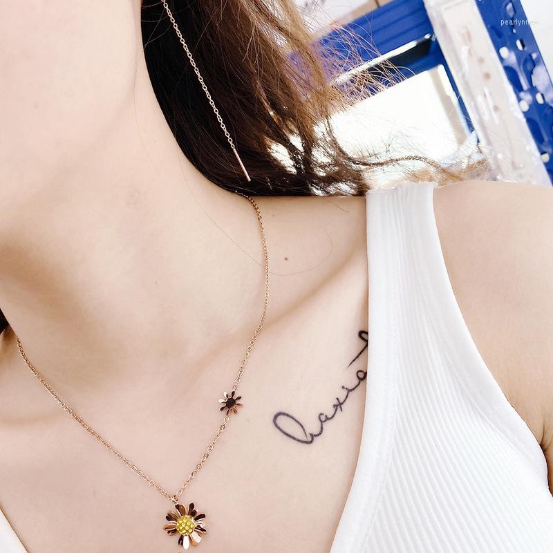 Chains Fashion Jewelry Titanium Steel Necklace Rose Gold Chrysanthemum Lady's Collarbone
Chains Fashion Jewelry Titanium Steel Necklace Rose Gold Chrysanthemum Lady's Collarbone