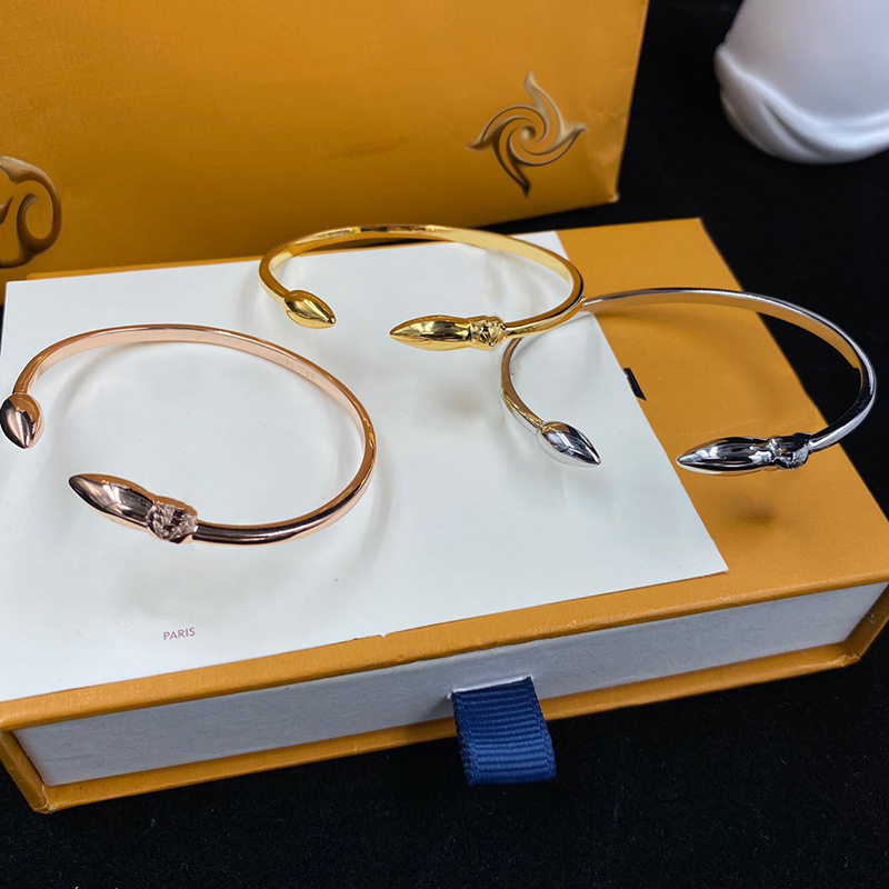 Designers Bracelets Fashion Cuffs For Women Charm Love Bracelet Trendy Elegant Simple Cuff Party Luxurys Jewelry Mens Gift Wholesale Gift
Designers Bracelets Fashion Cuffs For Women Charm Love Bracelet Trendy Elegant Simple Cuff Party Luxurys Jewelry Mens Gift Wholesale Gift
