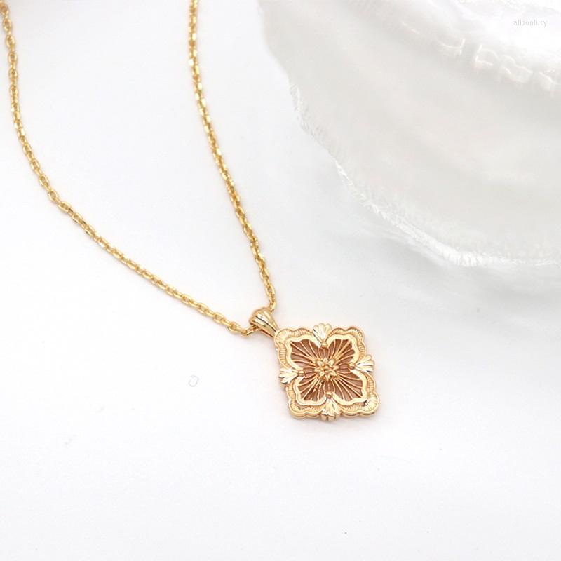 Necklace Earrings Set Vintage Delicate Hollow Clover Earring Necklaces For Women Wedding Valentine's Day Gifts Jewelry, Picture shown
Necklace Earrings Set Vintage Delicate Hollow Clover Earring Necklaces For Women Wedding Valentine's Day Gifts Jewelry, Picture shown