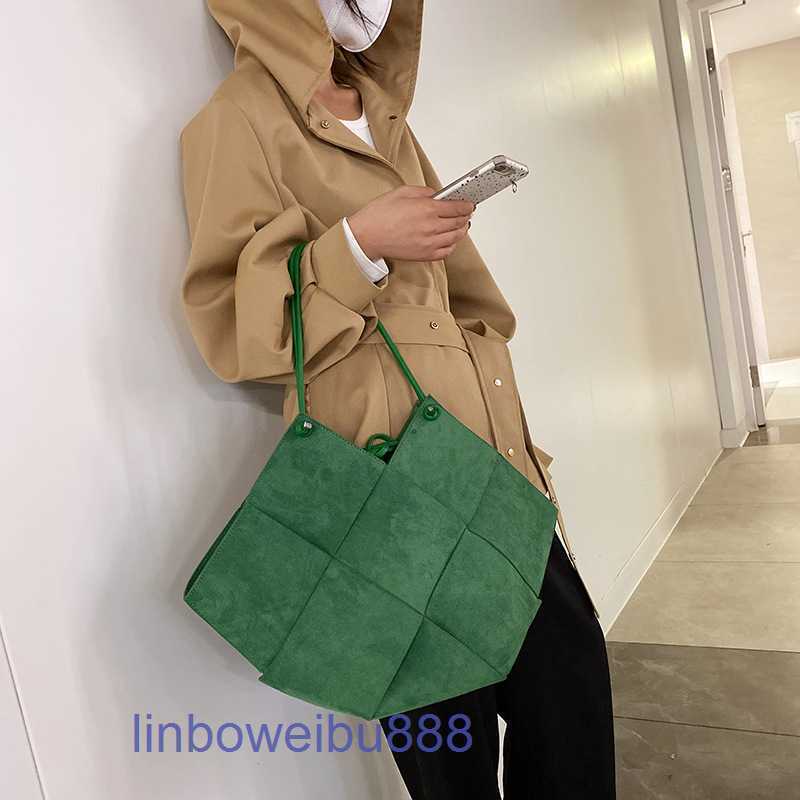 Designer ARCO Tote Bags Bottegas Casual Handbags Venetas Trendy women's bag 2022 new frosted armpit popular fashion woven mother and child v, Khaki
Designer ARCO Tote Bags Bottegas Casual Handbags Venetas Trendy women's bag 2022 new frosted armpit popular fashion woven mother and child v, Khaki