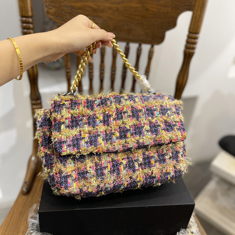 26CM Womens 19 Series Tweed Quilted Bags Classic Medium Flap Gold Chain Crossbody Shoulder Turn Lock Designer LarGe Capacity Pocket With Back Pouch Designer Handbag, Box
26CM Womens 19 Series Tweed Quilted Bags Classic Medium Flap Gold Chain Crossbody Shoulder Turn Lock Designer LarGe Capacity Pocket With Back Pouch Designer Handbag, Box