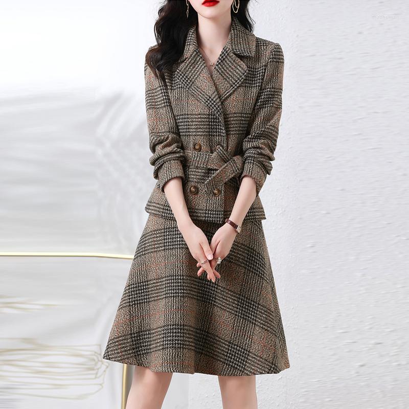Two Piece Dress Autumn Winter Women's Blazer Suits Two-piece Set Vintage Plaid Double Breasted Belt High Waist A-line Skirt Suit, Black
Two Piece Dress Autumn Winter Women's Blazer Suits Two-piece Set Vintage Plaid Double Breasted Belt High Waist A-line Skirt Suit, Black