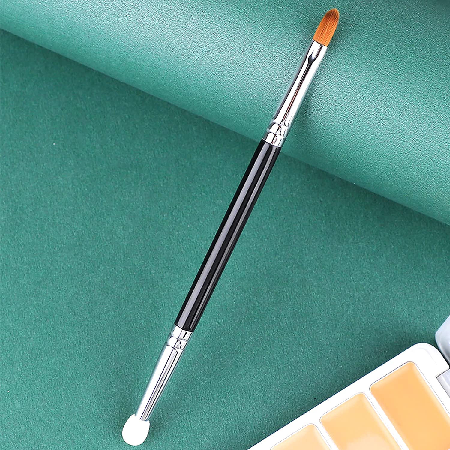 T301Makeup Brushes Dual Ended Flat Concealer Brush with Makeup Sponge For Dark Circles Puffiness Puffy Eyes Liquid Foundation Blending