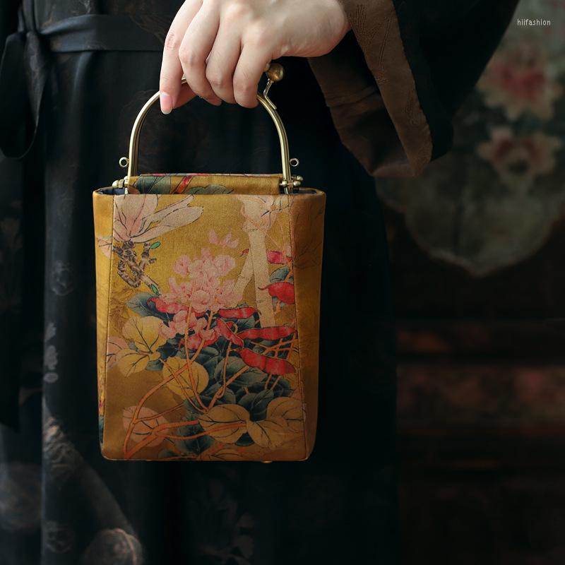 Evening Bags Autumn Retro Print Ladies Cheongsam Bag Women's Flower Metal Handle Hand Handbag Tote For Women, 90
Evening Bags Autumn Retro Print Ladies Cheongsam Bag Women's Flower Metal Handle Hand Handbag Tote For Women, 90