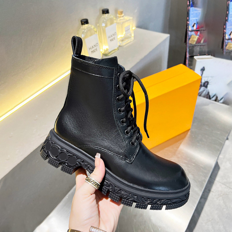 Women Black Leather Baroque Ranger Boots Lace-ups Martin Boot Platform Chelsea Boots Chunky Rubber Sole Roman Booties 
Women Black Leather Baroque Ranger Boots Lace-ups Martin Boot Platform Chelsea Boots Chunky Rubber Sole Roman Booties
