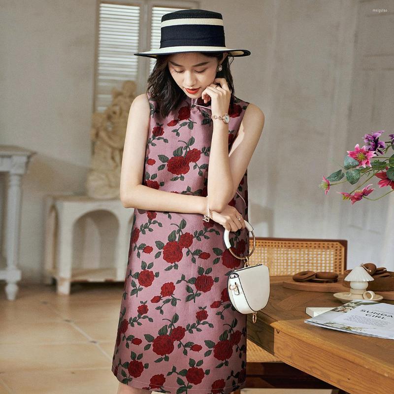 Casual Dresses 2022 Chinese Style Summer Jacquard Dress Pencil Straight Sexy Mini Sleeveless Party Evening Women Clothing Floral, Picture shown
Casual Dresses 2022 Chinese Style Summer Jacquard Dress Pencil Straight Sexy Mini Sleeveless Party Evening Women Clothing Floral, Picture shown