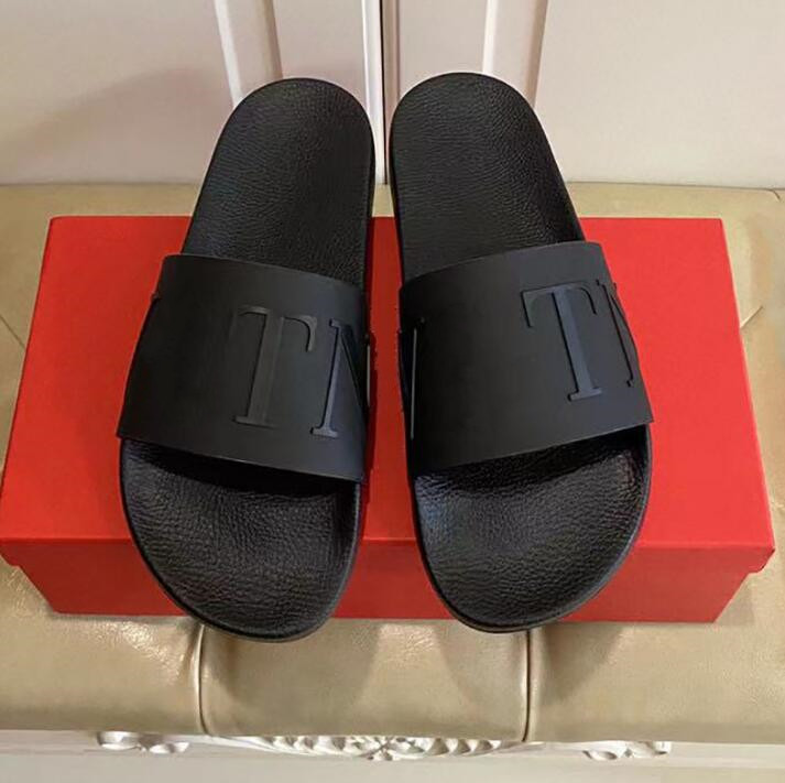 Women Slippers Men Flat Rivets Sandals V Letter Brand Lovers' Slipper Wear Flip Flop Outside The Beach Shoes with Box and Dust Bag 35-45, White letter
Women Slippers Men Flat Rivets Sandals V Letter Brand Lovers' Slipper Wear Flip Flop Outside The Beach Shoes with Box and Dust Bag 35-45, White letter