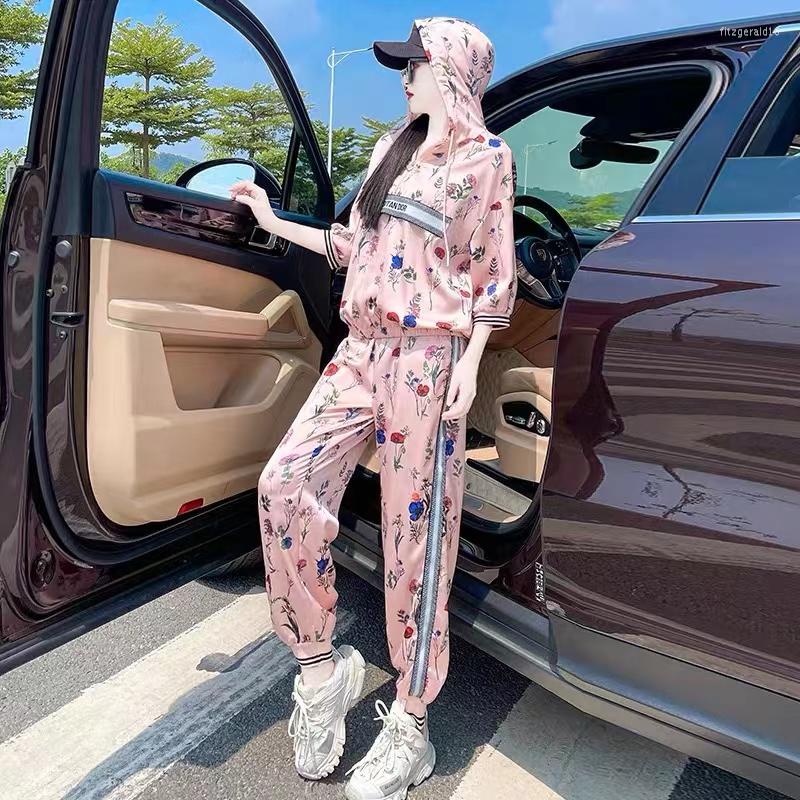 Women' Two Piece Pants Women' Autumn High-end Temperament Hooded Collar Five Sleeve Printed Top Elastic Waist Wide Leg Two-piece Set, Pink
Women' Two Piece Pants Women' Autumn High-end Temperament Hooded Collar Five Sleeve Printed Top Elastic Waist Wide Leg Two-piece Set, Pink