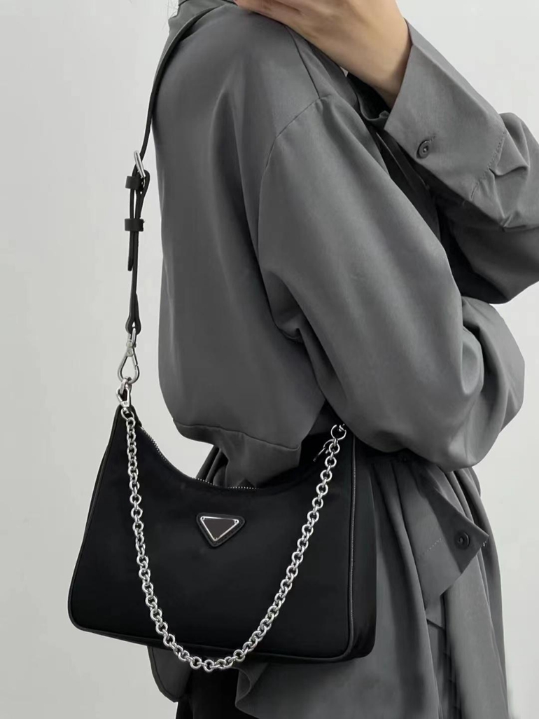 Bum Bag Chest pack lady Tote chains handsbags purse messenger bag handbags nylon Phone Crossbody designer laptop/bag Thanksgiving Day Chirstmas Hobos ZipperNylon, White
Bum Bag Chest pack lady Tote chains handsbags purse messenger bag handbags nylon Phone Crossbody designer laptop/bag Thanksgiving Day Chirstmas Hobos ZipperNylon, White