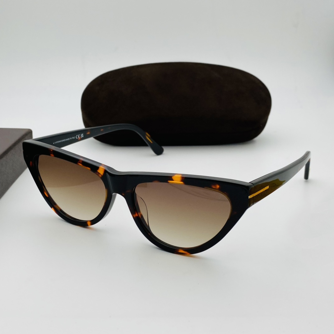 0990 Shiny Dark Havana/Smoke Gradient Sunglasses Women Summer Sunglass outdoor UV400 Eyewear with Box
0990 Shiny Dark Havana/Smoke Gradient Sunglasses Women Summer Sunglass outdoor UV400 Eyewear with Box