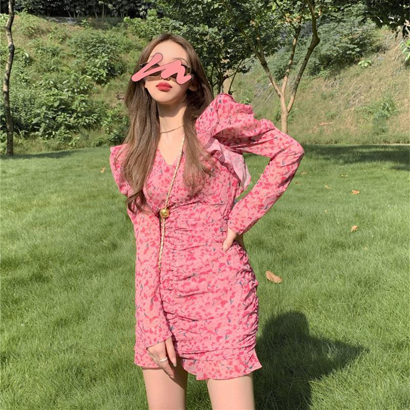 Casual Dresses Women Spring Autumn 2022 Pleating V-neck Floral Ruffled Long-Sleeved Dress For Vestido De Mujer Femme Robe, Creamy-white
Casual Dresses Women Spring Autumn 2022 Pleating V-neck Floral Ruffled Long-Sleeved Dress For Vestido De Mujer Femme Robe, Creamy-white