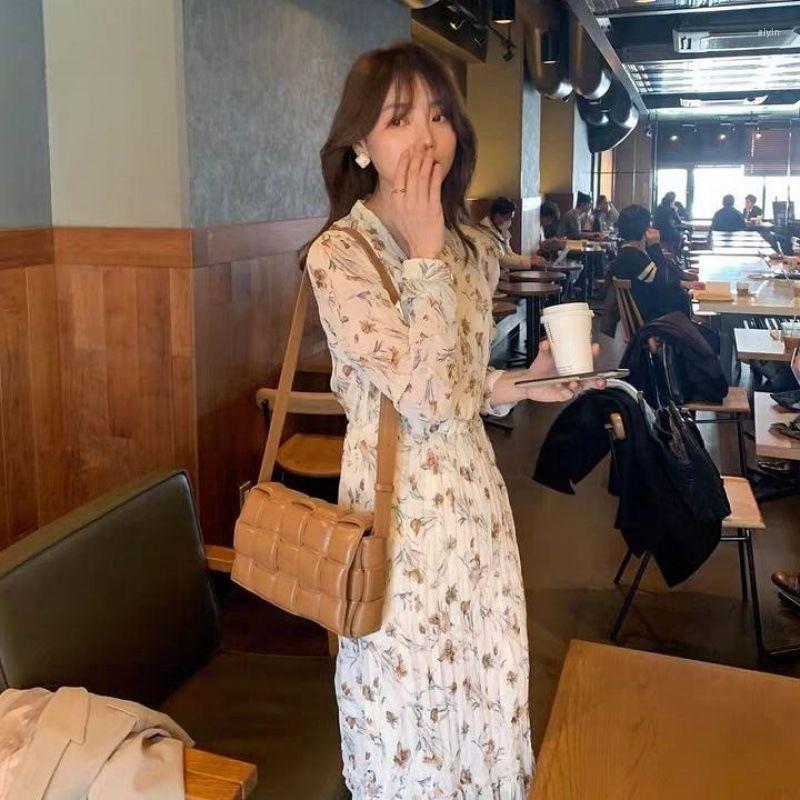 Casual Dresses Women Spring Chiffon Dress Long Retro V-neck Floral Summer Vestido De Mujer Femme Robe, Purple
Casual Dresses Women Spring Chiffon Dress Long Retro V-neck Floral Summer Vestido De Mujer Femme Robe, Purple