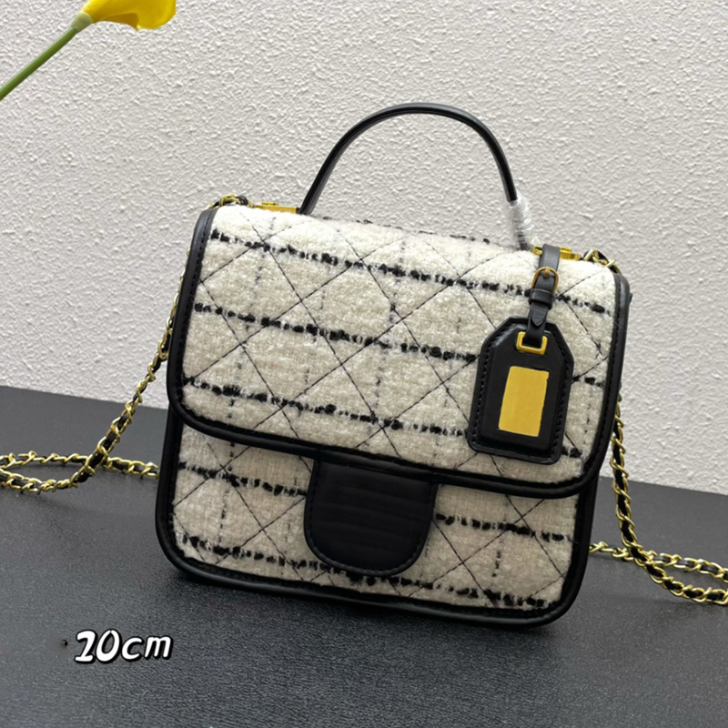 22F/W Womens Classic Mini Woolen Tweed Messenger Bags Tofu Aged Gold Metal Hardware Quilted Matelasse Chain Crossbody Shoulder Outdoor Vanity Handbags 20X17CM, Box
22F/W Womens Classic Mini Woolen Tweed Messenger Bags Tofu Aged Gold Metal Hardware Quilted Matelasse Chain Crossbody Shoulder Outdoor Vanity Handbags 20X17CM, Box
