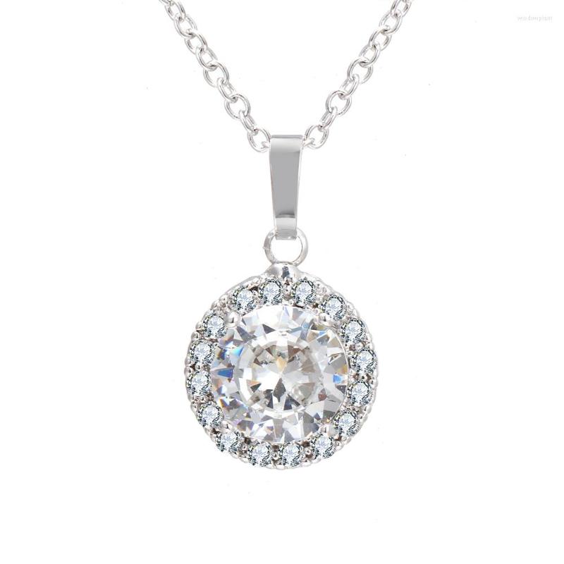 Chains Bettyue Fashion Round Shape Pendant White Color Full Of Cubic Zircon For Female Classic Style Necklace In Wedding Party Dress-up
Chains Bettyue Fashion Round Shape Pendant White Color Full Of Cubic Zircon For Female Classic Style Necklace In Wedding Party Dress-up