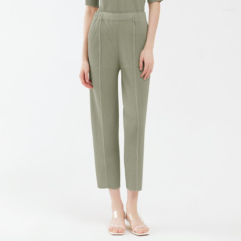 Women's Pants Miyake Spring And Summer Fish Scale Pleats 2022 Casual Thin Trousers Loose Solid Color Pencil Wild Women, Picture color 
Women's Pants Miyake Spring And Summer Fish Scale Pleats 2022 Casual Thin Trousers Loose Solid Color Pencil Wild Women, Picture color