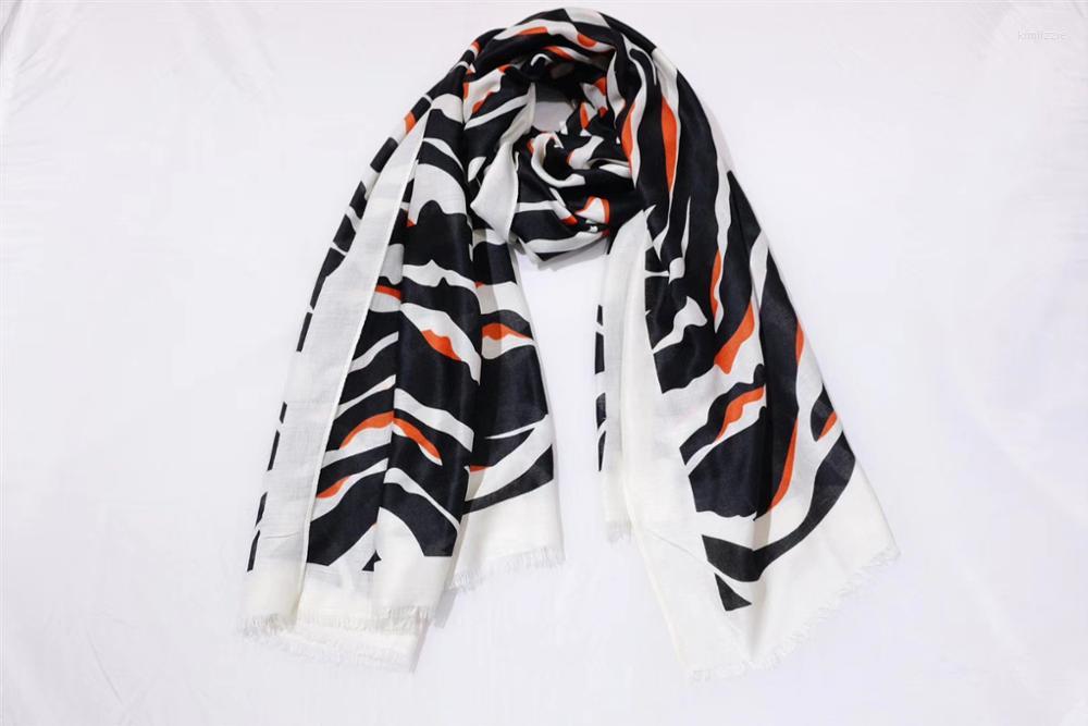 Scarves Est Women Cotton Zebra Grain Print Scarf Shawls Fashion High Quality Stripe Wraps Headband Hijab 2 Color 2022
Scarves Est Women Cotton Zebra Grain Print Scarf Shawls Fashion High Quality Stripe Wraps Headband Hijab 2 Color 2022