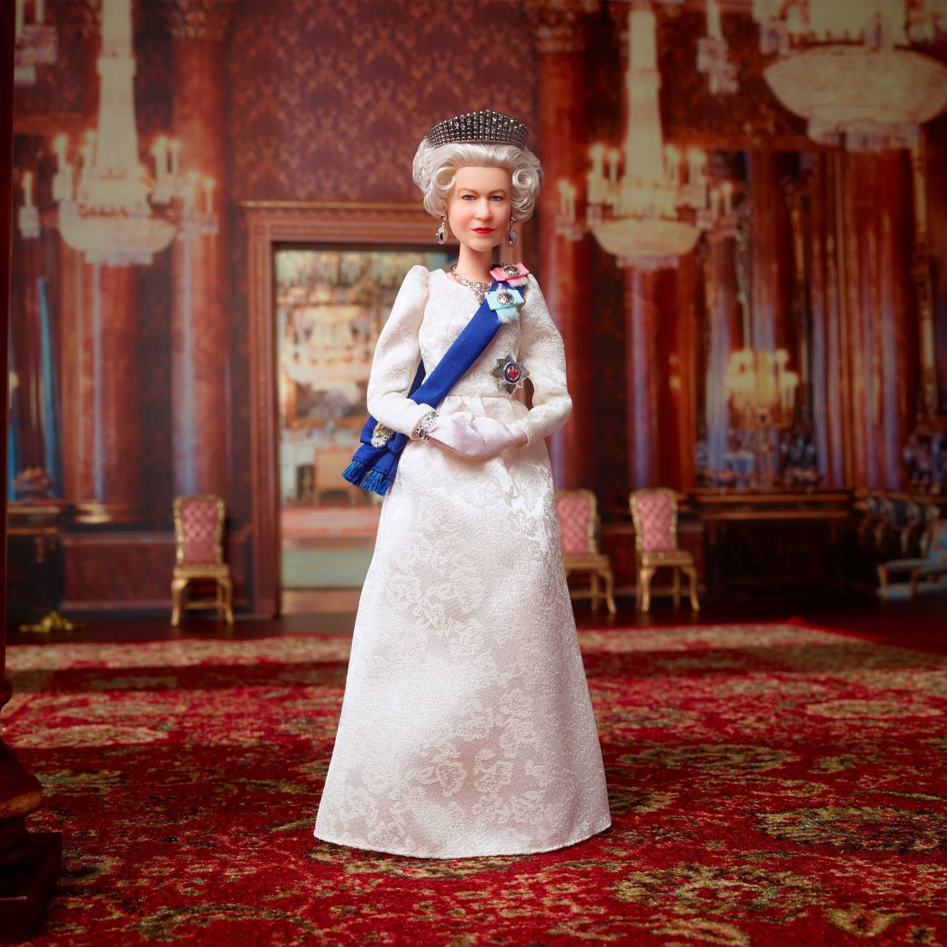 Baby Toy United Kingdom Queen Elizabeth II Toy Figurine Kawaii Statue Action Figures Model Gifts Commemorative Ornaments Dolls Brinquedo W220923
Baby Toy United Kingdom Queen Elizabeth II Toy Figurine Kawaii Statue Action Figures Model Gifts Commemorative Ornaments Dolls Brinquedo W220923