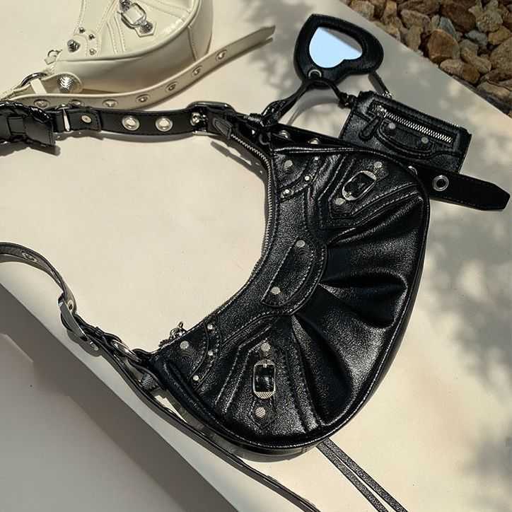 Fashion lecagole leather Balenicass biker bag 22 new women's locomotive underarm rivet tassel three in one tooth pleated single shoulder cross, Black
Fashion lecagole leather Balenicass biker bag 22 new women's locomotive underarm rivet tassel three in one tooth pleated single shoulder cross, Black