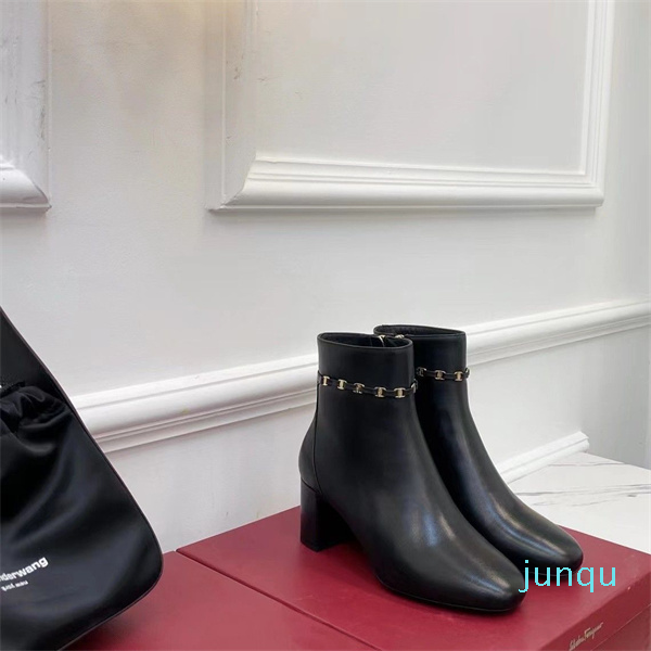 Autumn 2022 new calfskin pointed booties thick wedge heel ankle boots side zipper chain, Black
Autumn 2022 new calfskin pointed booties thick wedge heel ankle boots side zipper chain, Black