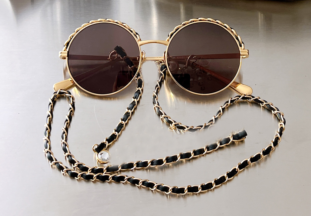 Gold Brown Retro Round Sunglasses with Chain Women Glasses Summer Sunglass UV400 Protection Eyewear wth Box
Gold Brown Retro Round Sunglasses with Chain Women Glasses Summer Sunglass UV400 Protection Eyewear wth Box