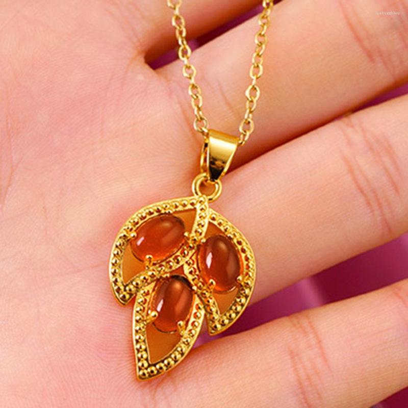 Pendant Necklaces Three Red Rhinestone Leaf For Women 24K Stainless Steel Gold Yellow Wedding Dubai Jewelry Gifts
Pendant Necklaces Three Red Rhinestone Leaf For Women 24K Stainless Steel Gold Yellow Wedding Dubai Jewelry Gifts