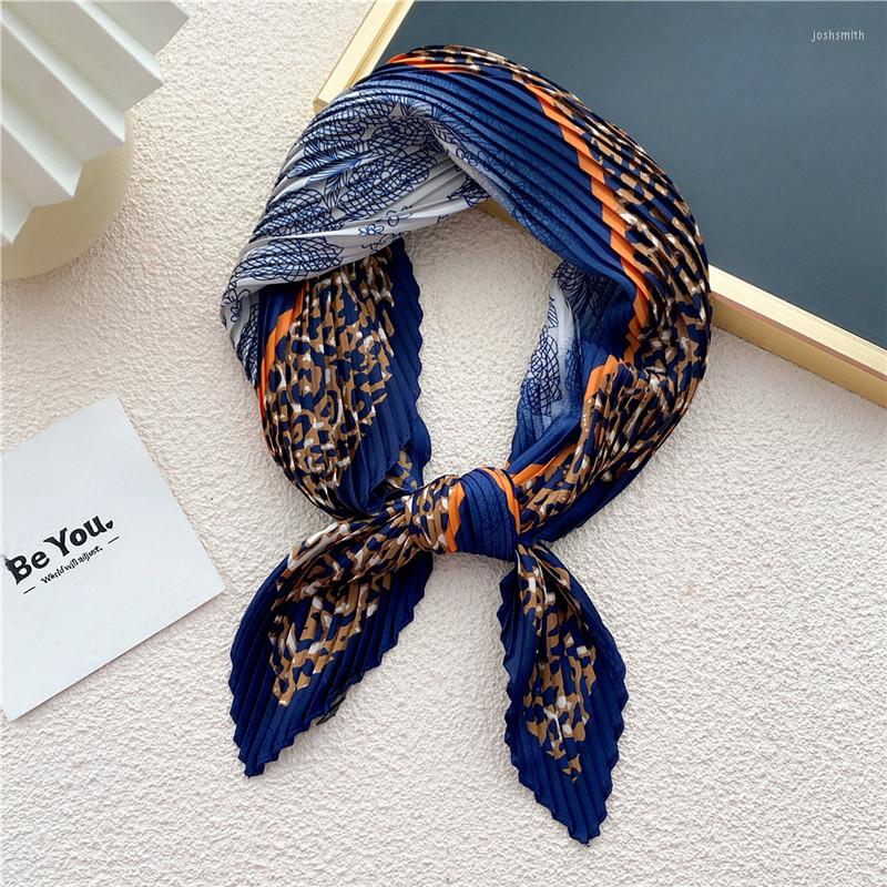 Scarves 2022 Spain Fashion Silk Scarf Women Leopard Floral Wrinkle Shawls Lady Wraps Neck Snood Foulard Pashmina Stole
Scarves 2022 Spain Fashion Silk Scarf Women Leopard Floral Wrinkle Shawls Lady Wraps Neck Snood Foulard Pashmina Stole